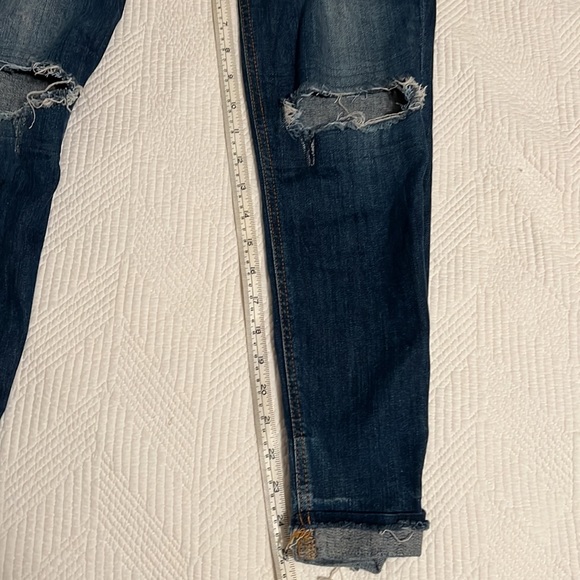 Collectors edition Joe’s Jeans the Markie Crop - Picture 9 of 9